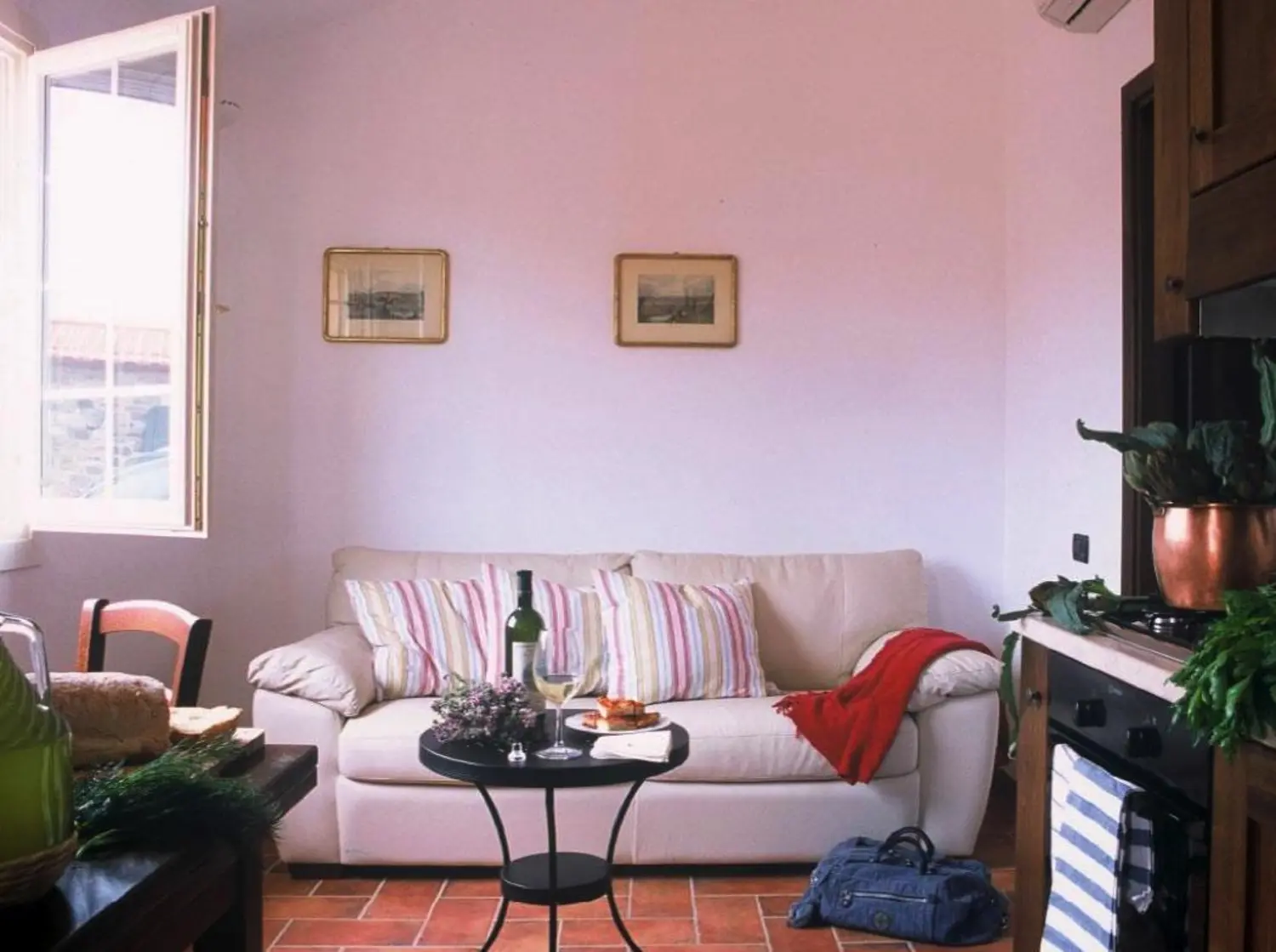 liguria-agriturismo-bianchi-appartement-woonkamer-13-casamia