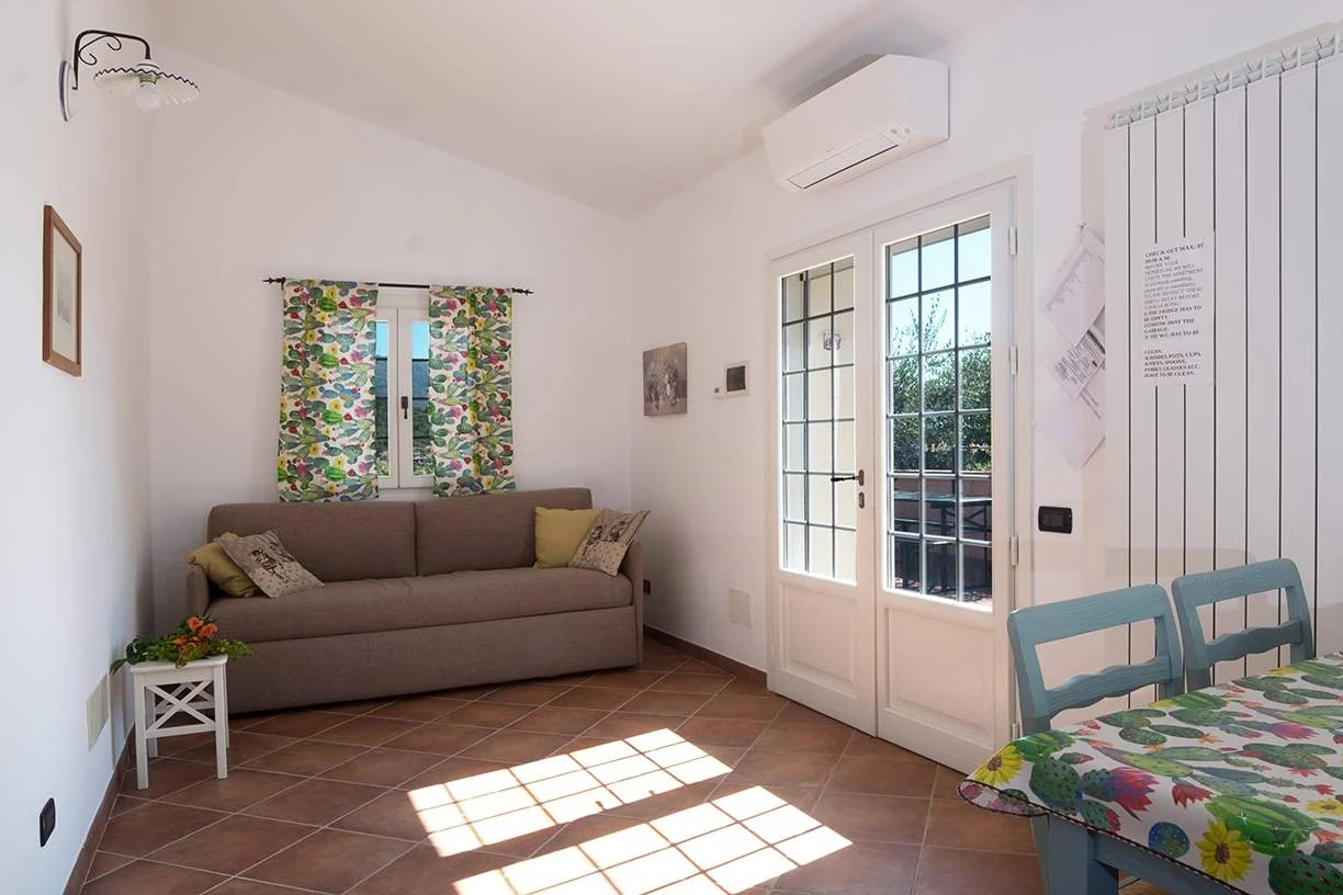 liguria-agriturismo-bianchi-nespolo-woonkamer-30-casamia