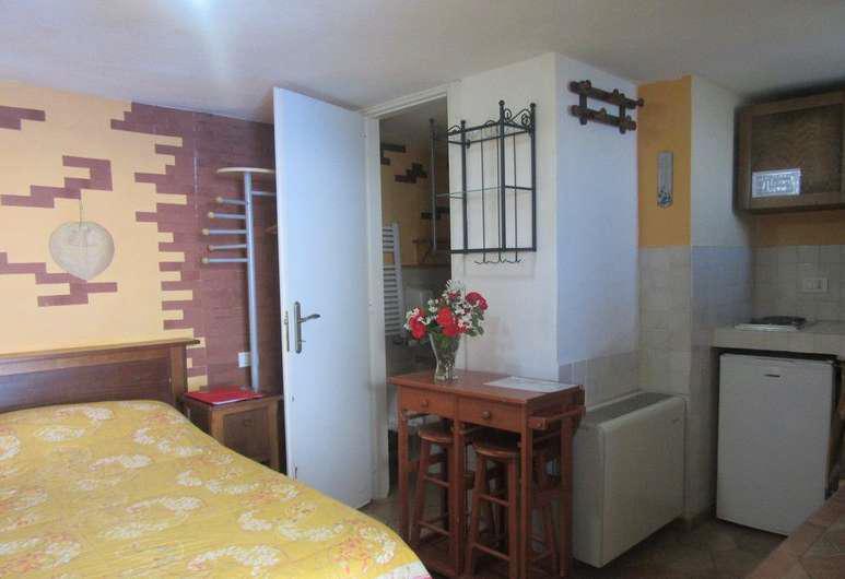liguria-borgo-di-campi-appartement-slaapruimte-met-keuken-42-casamia