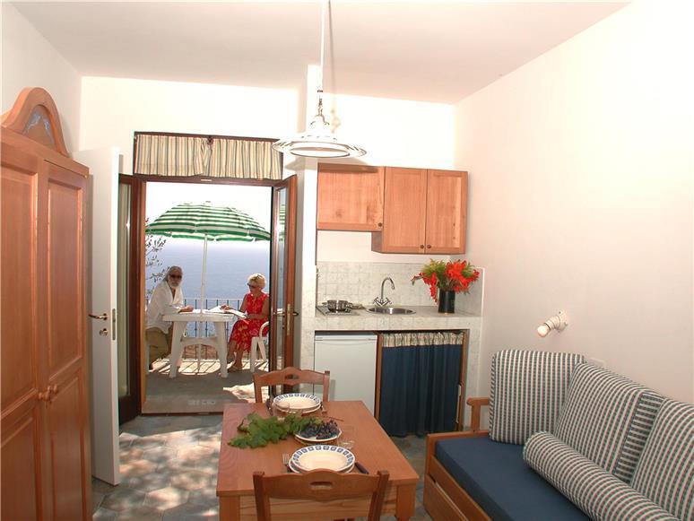 liguria-borgo-di-campi-appartement-woonruimte-met-keuken-46-casamia