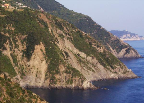 liguria-borgo-di-campi-kustuitzicht-24-casamia