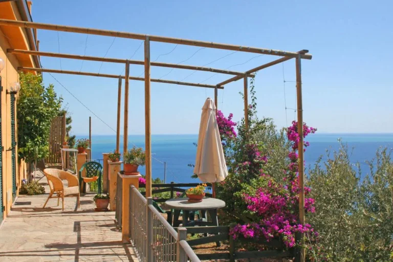 Liguria borgo di campi terras met pergola
