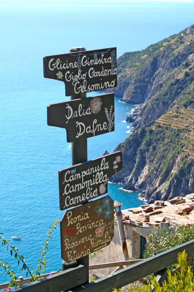 liguria-borgo-di-campi-wegwijzers-boven-de-kust-66-casamia