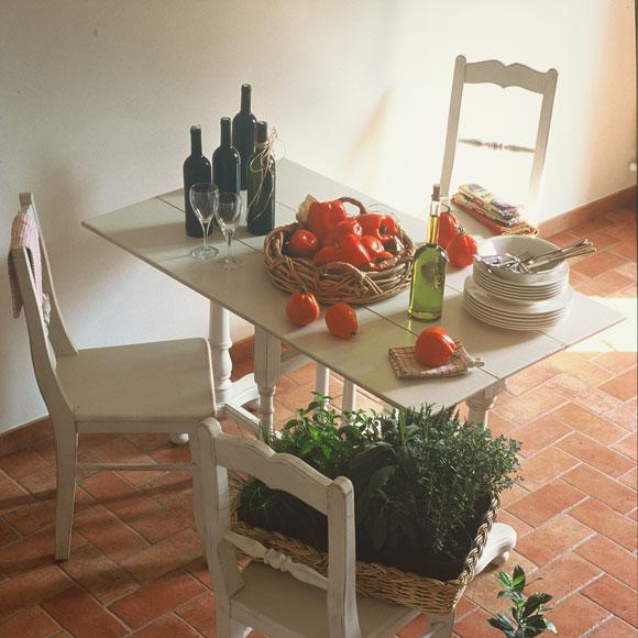liguria-torre-rossa-appartement-gedekte-eettafel-15-casamia