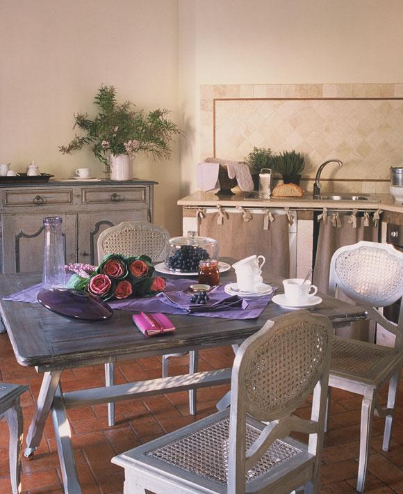 liguria-torre-rossa-appartement-keuken-en-eettafel-13-casamia