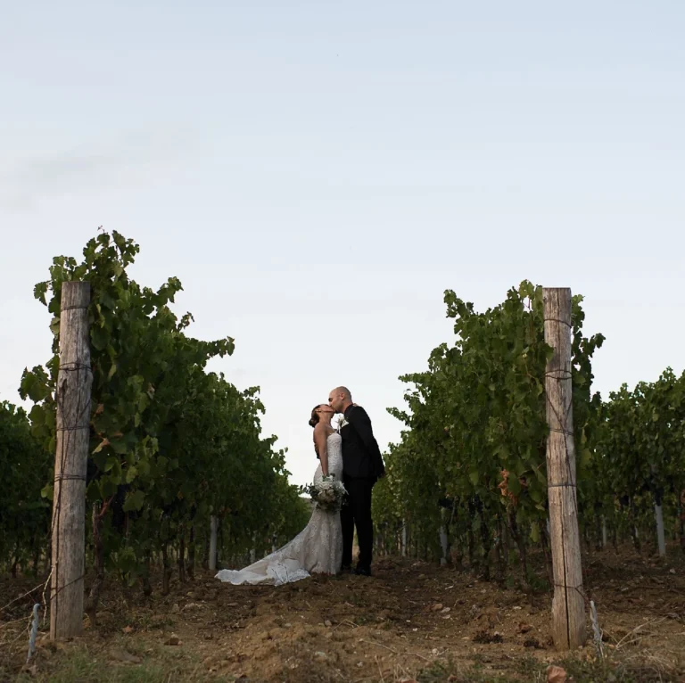 Noord toscane antico fio bruidspaar in wijngaard