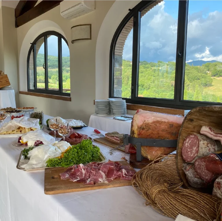 Noord toscane antico fio buffet bij boogramen