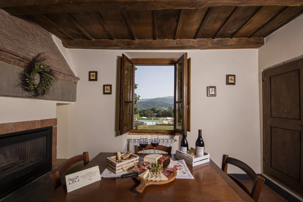 noord-toscane-antico-fio-papavero-eettafel-met-uitzicht-90-casamia