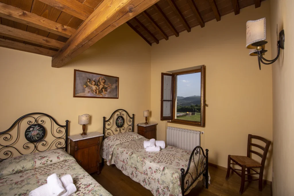 Noord toscane antico fio rosa slaapkamer met twee bedden