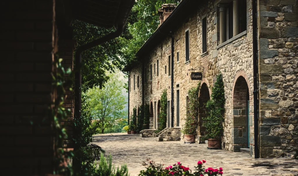 Noord toscane antico fio stenen gevel met bogen