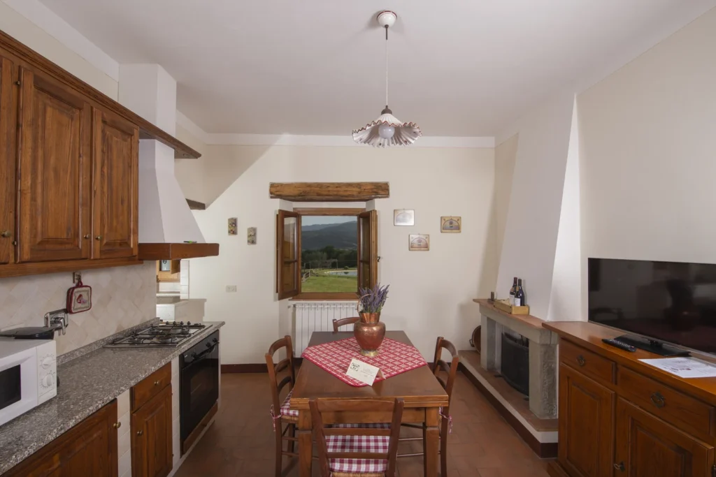 Noord toscane antico fio viola keuken met eettafel