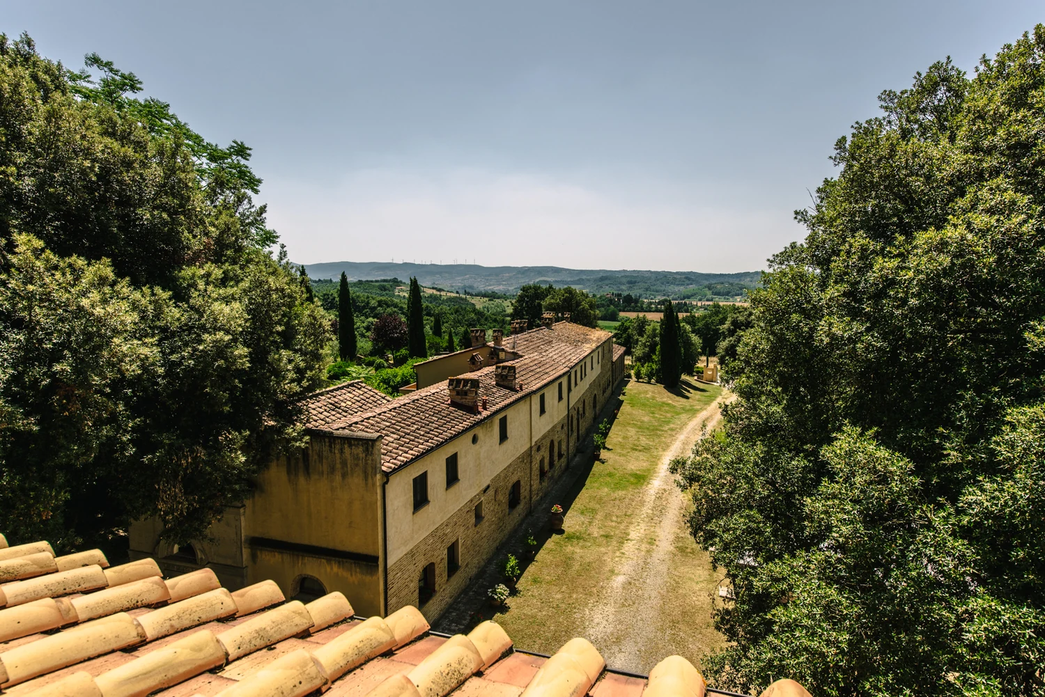 noord-toscane-tenuta-quarrata-uitzicht-op-landgoed-18-casamia