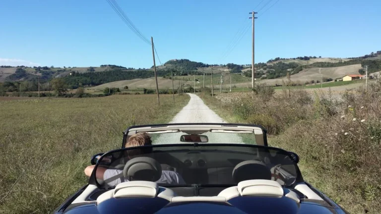 Toscane podere barbaiano autoroute door landschap