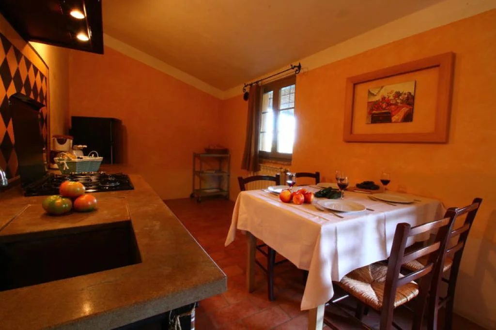 umbrie-agriturismo-le-more-appartement-astri-keuken-eethoek-01-casamia