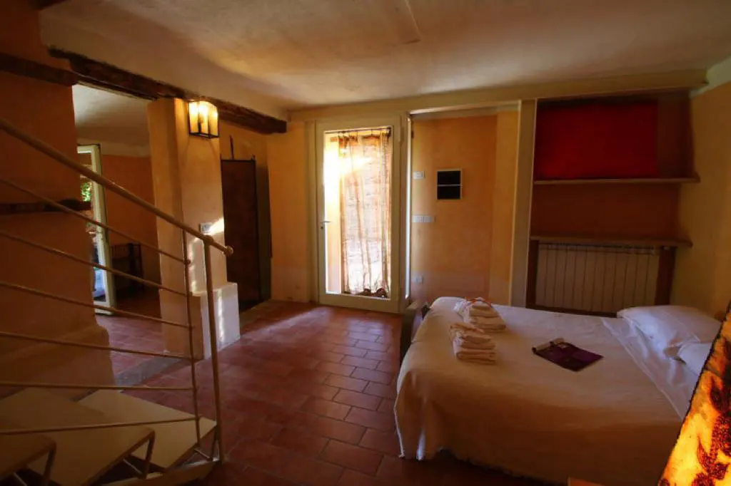 umbrie-agriturismo-le-more-appartement-astri-slaapkamer-03-casamia kopie