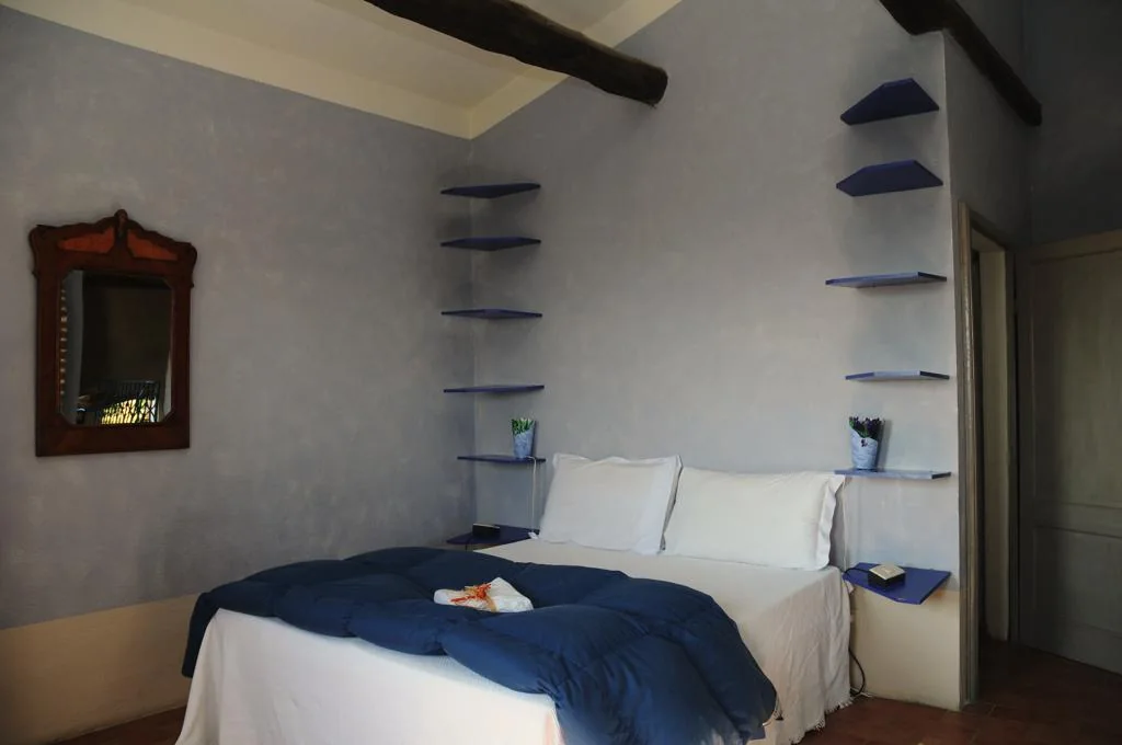 umbrie-agriturismo-le-more-appartement-fiordalisi-slaapkamer-03-casamia