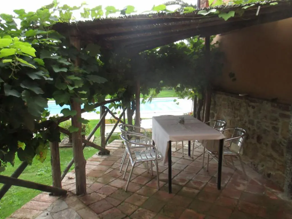 umbrie-agriturismo-le-more-appartement-fiordalisi-terras-03-casamia