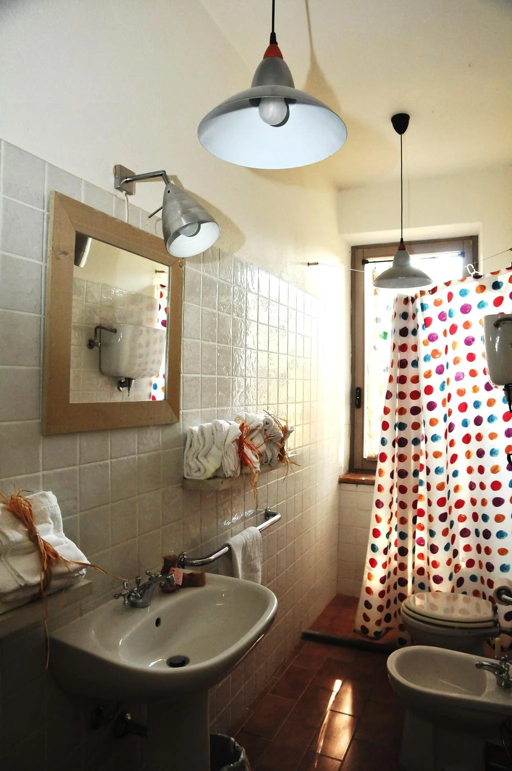 umbrie-agriturismo-le-more-appartement-girasoli-badkamer-01-casamia