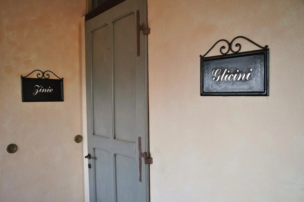 umbrie-agriturismo-le-more-appartement-glicini-entree-02-casamia