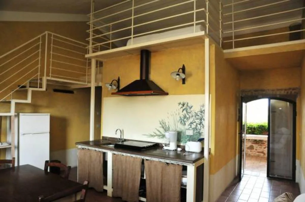 umbrie-agriturismo-le-more-appartement-margherite-keuken-eethoek-01-casamia