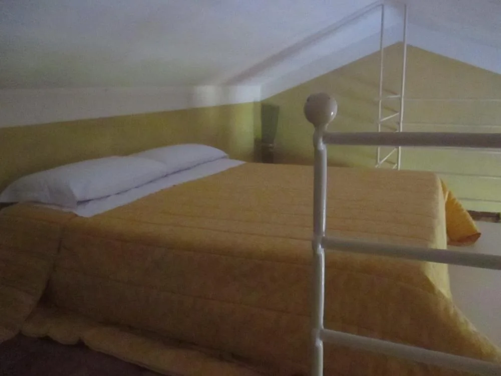 umbrie-agriturismo-le-more-appartement-margherite-slaapkamer-vide-05-casamia