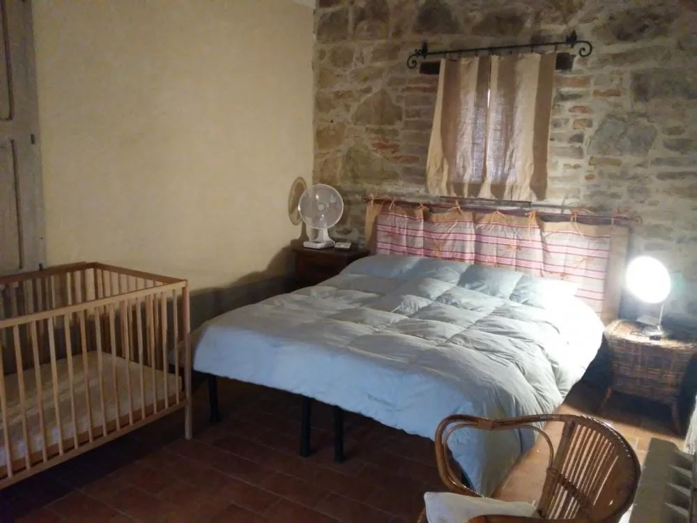 umbrie-agriturismo-le-more-appartement-tulipani-slaapkamer-03-casamia