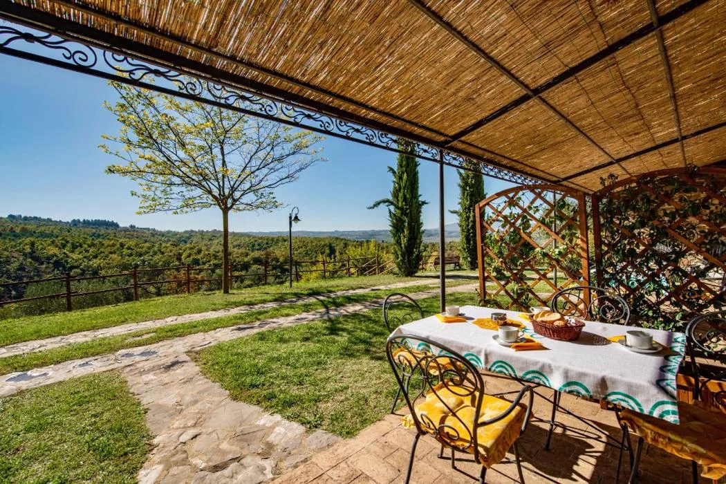 umbrie-agriturismo-malagronda-appartement-leccio-terras-uitzicht-02-casamia