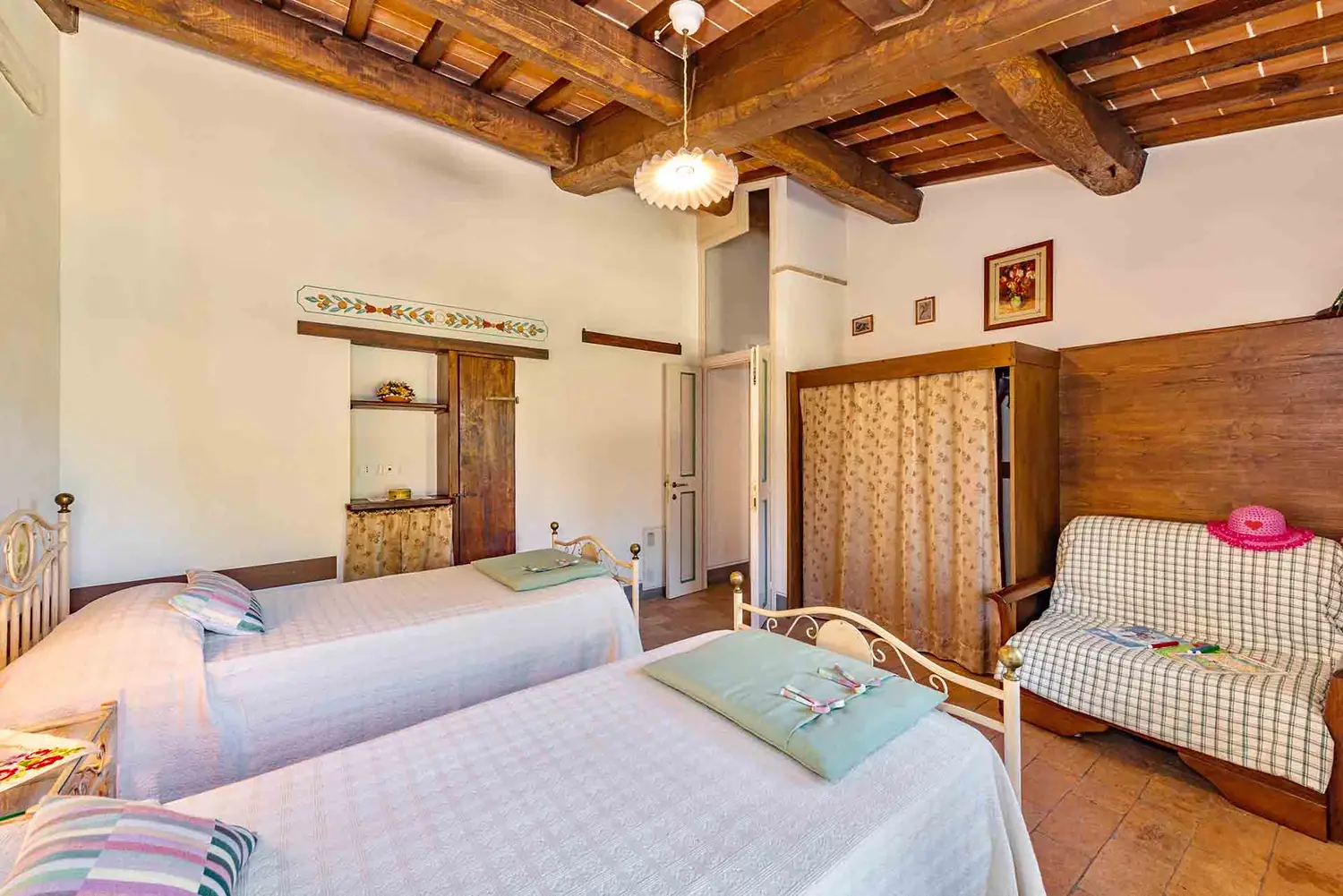 umbrie-agriturismo-malagronda-olivo-slaapkamer-twee-bedden-14-casamia