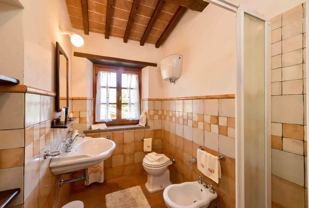 Umbrie agriturismo malagronda pino badkamer