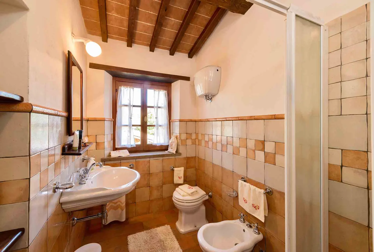 umbrie-agriturismo-malagronda-pino-badkamer-11-casamia