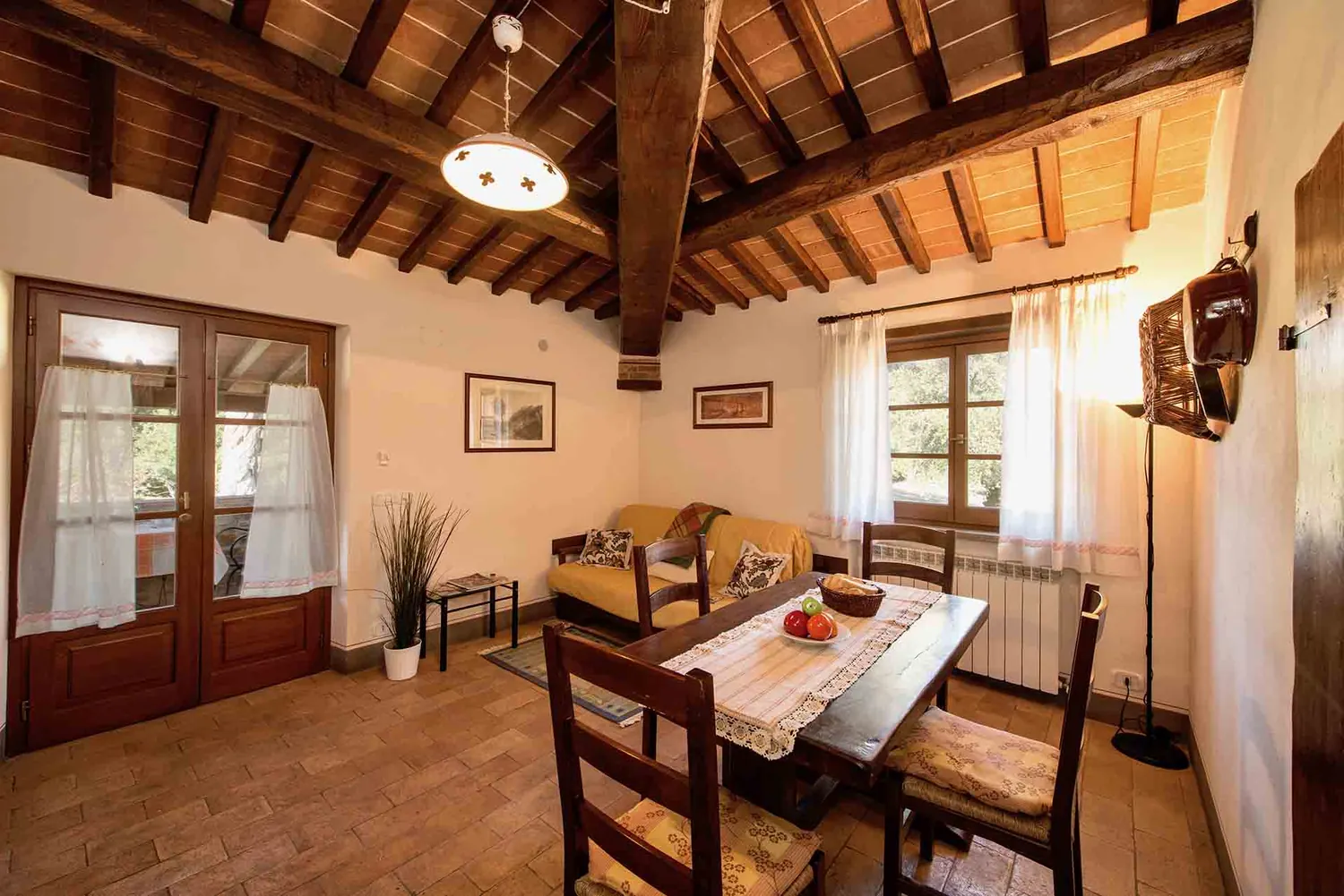umbrie-agriturismo-malagronda-pino-woonkamer-08-casamia