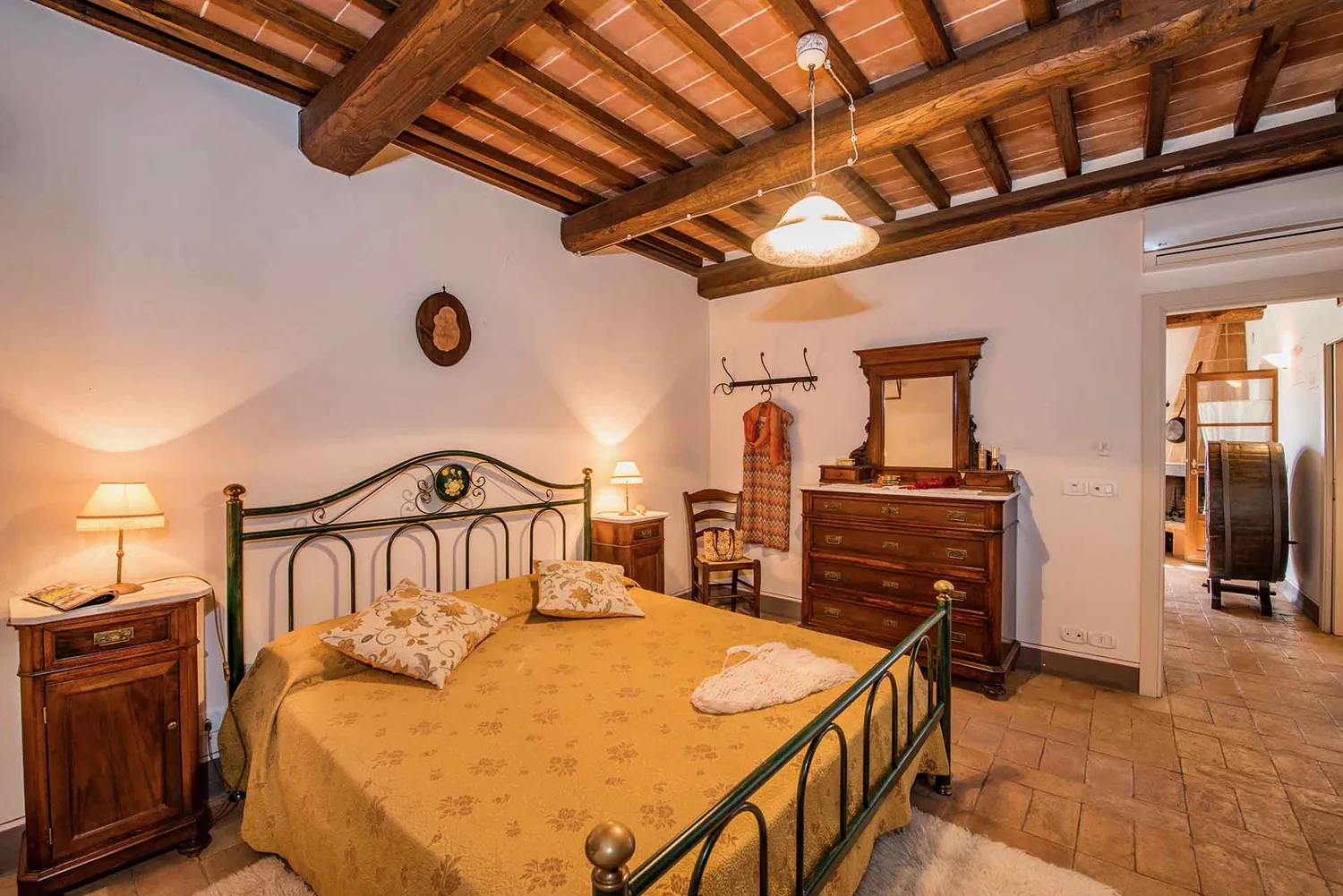 umbrie-agriturismo-malagronda-quercia-slaapkamer-09-casamia