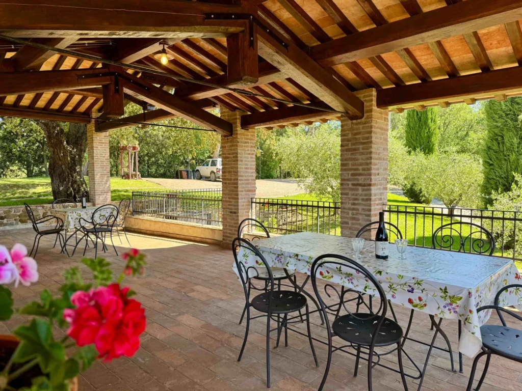 Umbrie agriturismo malagronda sughera overdekt terras