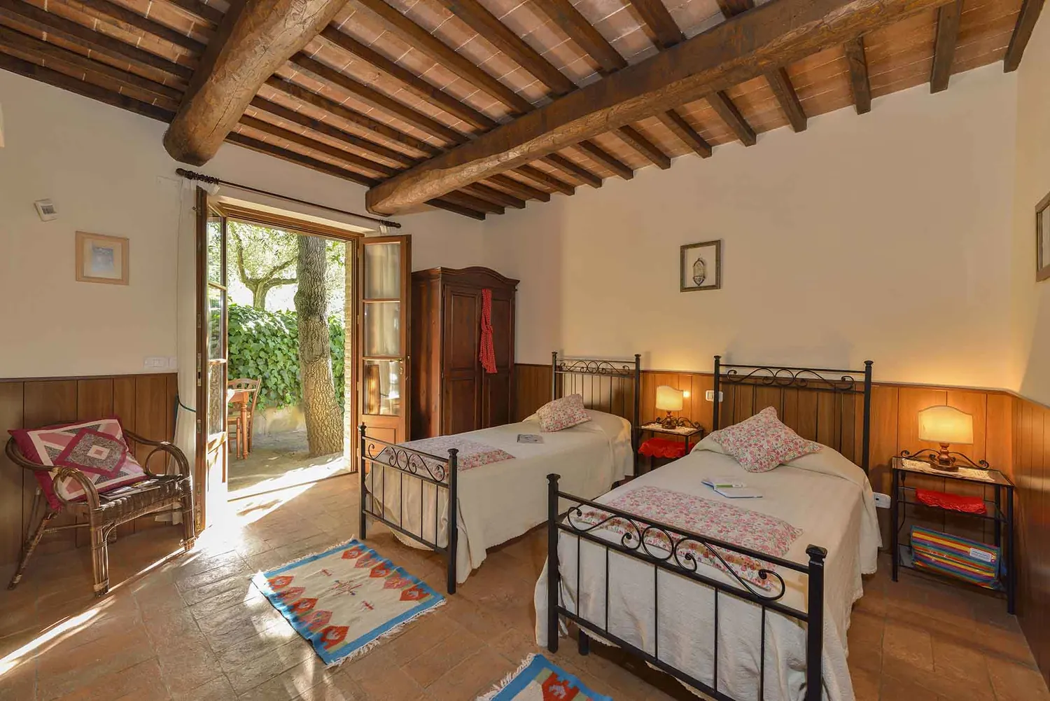 umbrie-agriturismo-malagronda-sughera-slaapkamer-twee-bedden-16-casamia