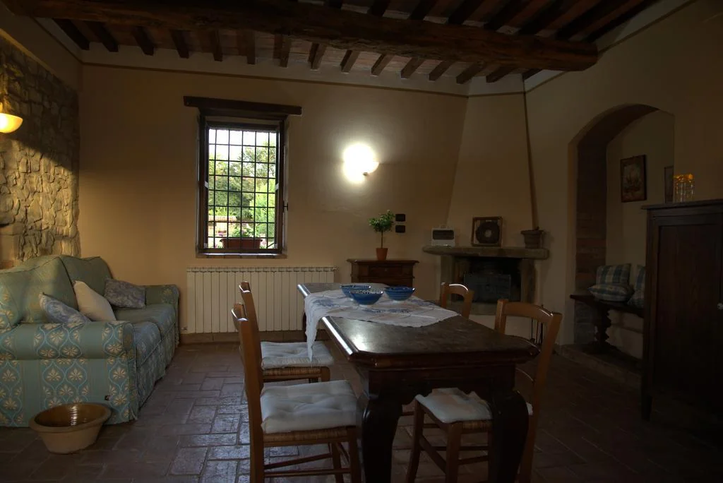 umbrie-case-corboli-algemeen-appartement-woonkamer-31-casamia