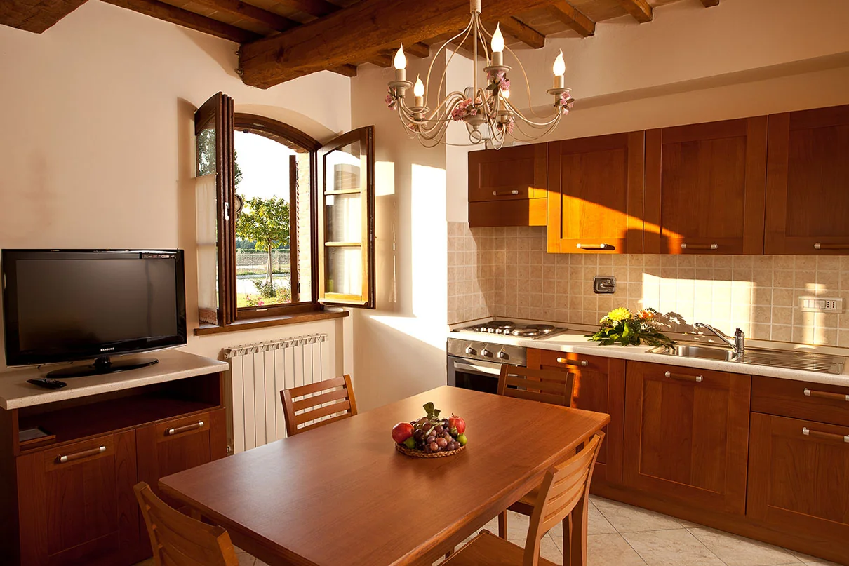 umbrie-le-rondini-di-francesco-appartement-gazebo-keuken-eethoek-05-casamia