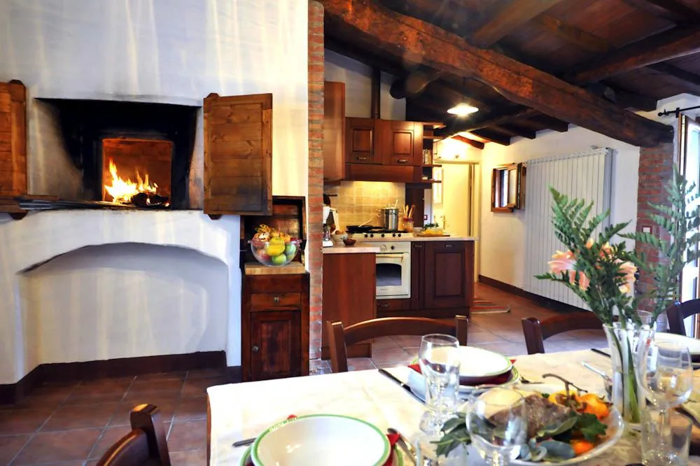 umbrie-villa-giara-algemeen-open-haard-keuken-21-casamia