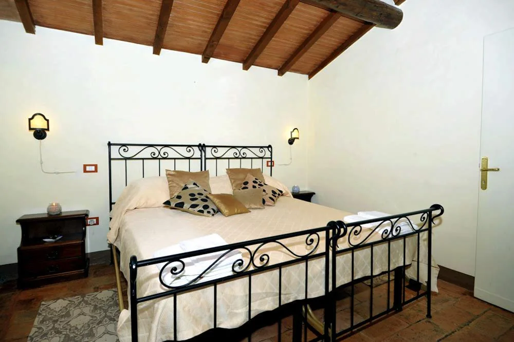 umbrie-villa-giara-algemeen-slaapkamer-09-casamia
