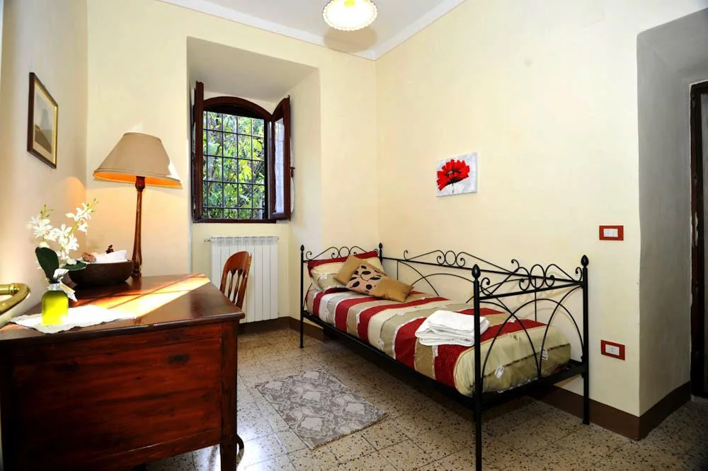 umbrie-villa-giara-algemeen-slaapkamer-tweepersoonsbed-00-casamia