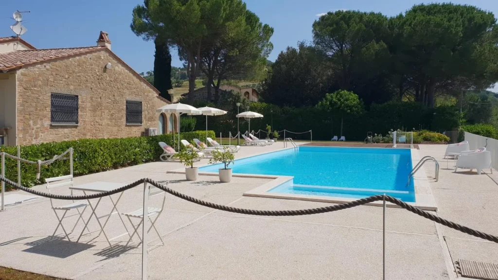 Umbrie villa silva algemeen zwembad terras