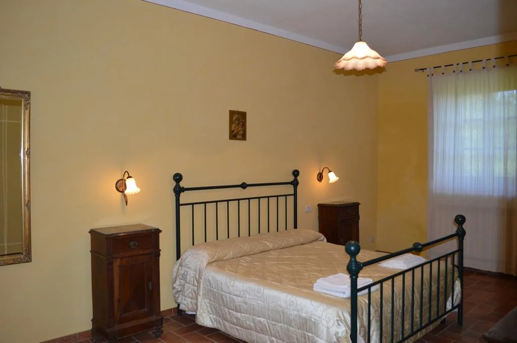 zuid-toscane-agriturismo-calia-appartement-cavasonni-slaapkamer-08-casamia