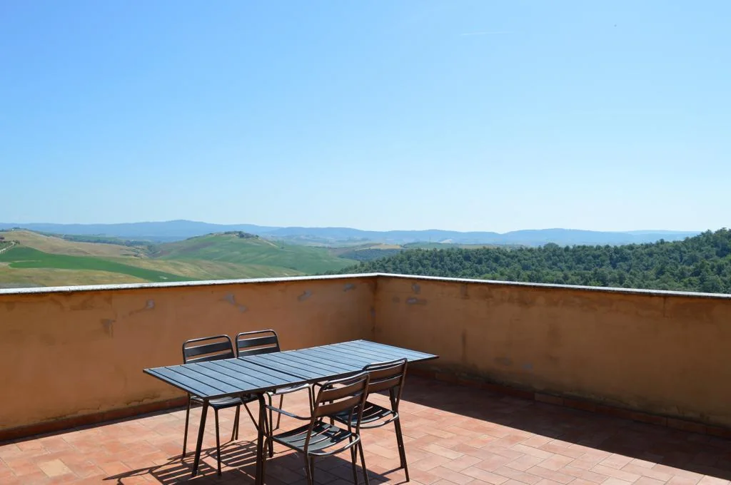 zuid-toscane-agriturismo-calia-appartement-il-poggi-dakterras-panorama-02-casamia