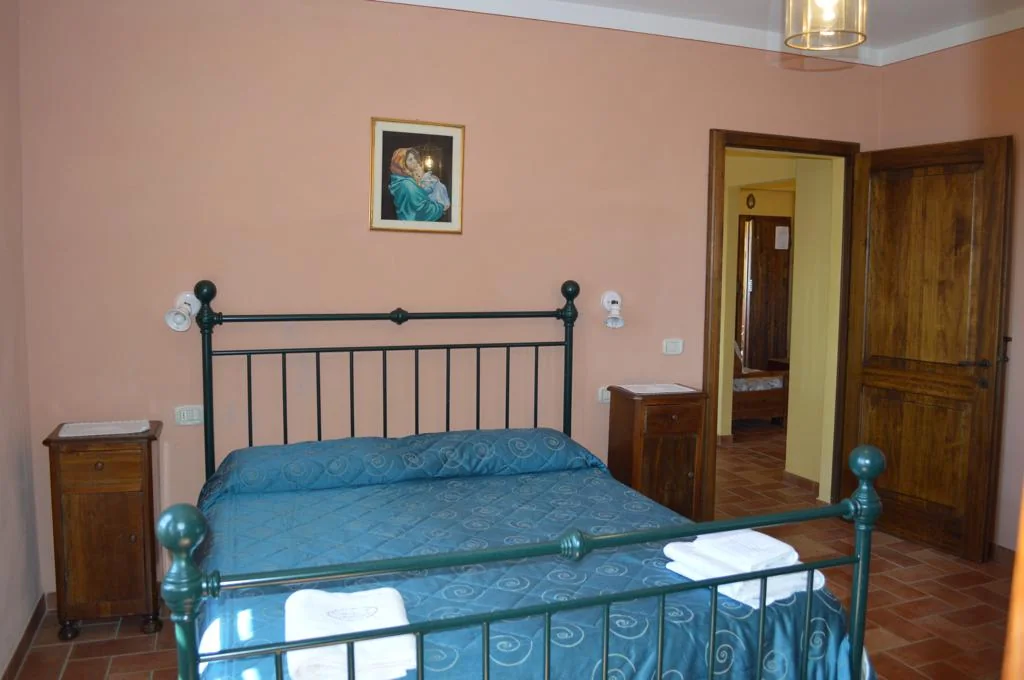 zuid-toscane-agriturismo-calia-appartement-il-poggi-slaapkamer-06-casamia