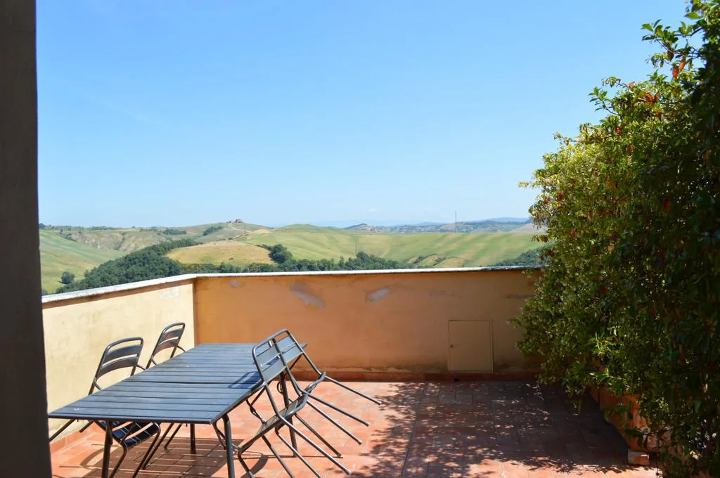 Zuid toscane agriturismo calia appartement il poggiarone dakterras uitzicht