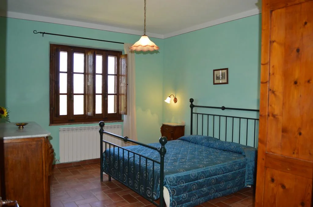 zuid-toscane-agriturismo-calia-appartement-le-carraie-slaapkamer-02-casamia