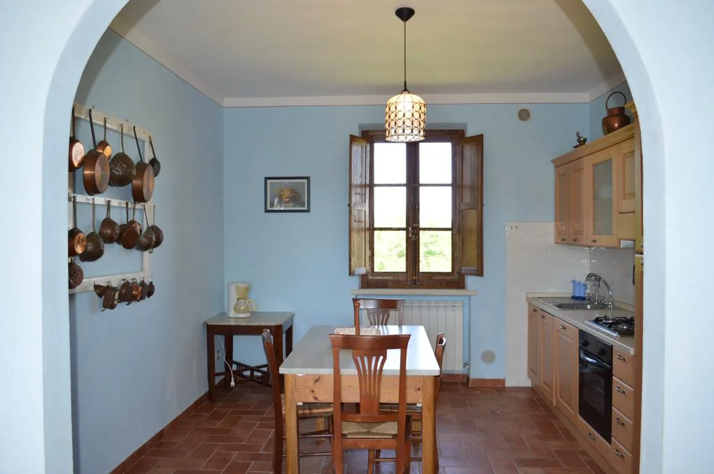 zuid-toscane-agriturismo-calia-appartement-le-logge-keuken-eethoek-05-casamia