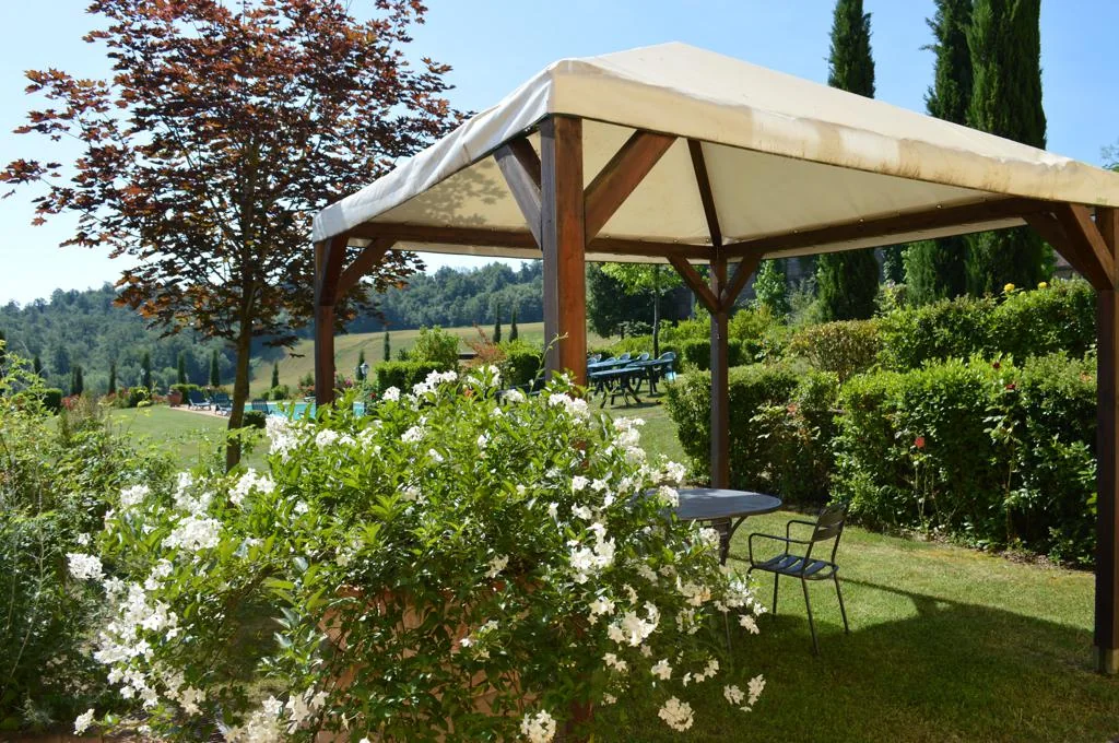 zuid-toscane-agriturismo-calia-appartement-montefiori-tuin-paviljoen-01-casamia