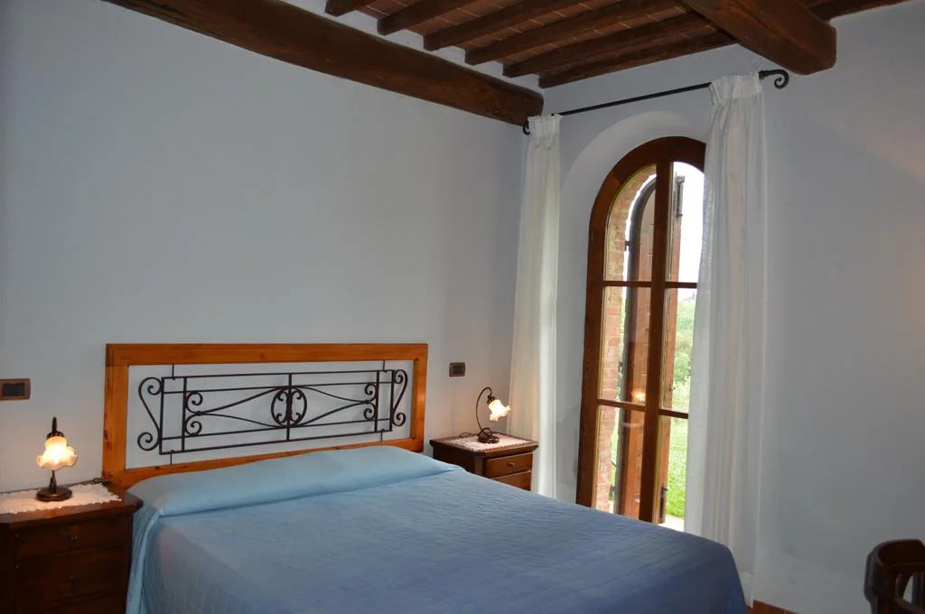 zuid-toscane-casa-la-medina-appartement-dante-slaapkamer-20-casamia