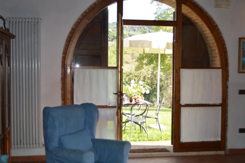 Zuid toscane casa la medina appartement dante woonkamer entree