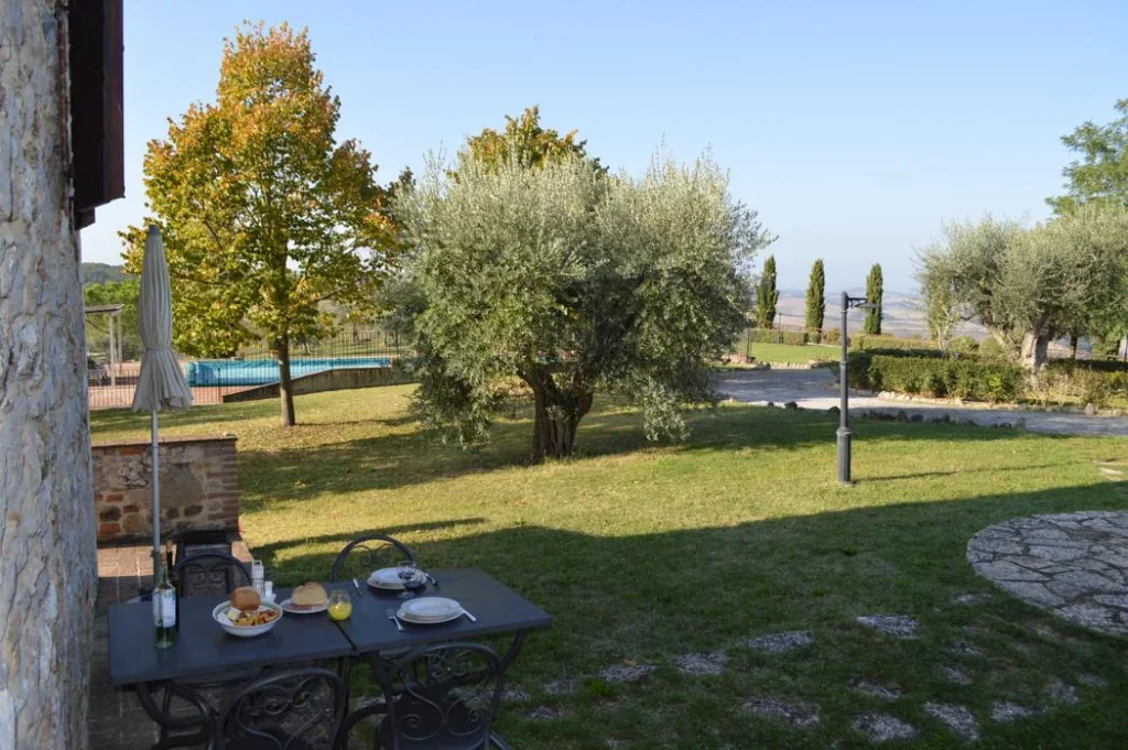 zuid-toscane-casa-la-medina-appartement-giotto-tuin-terras-05-casamia